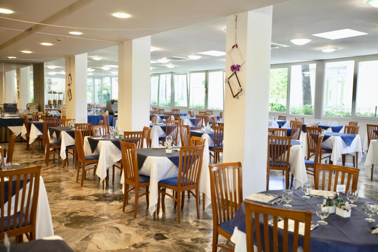 Hotel Maestri Riccione Buitenkant foto
