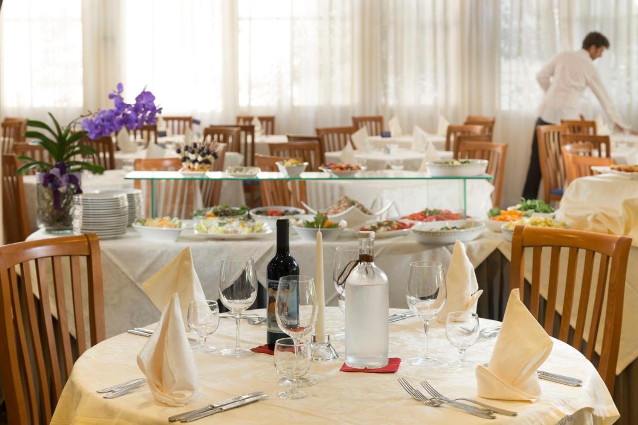 Hotel Maestri Riccione Buitenkant foto